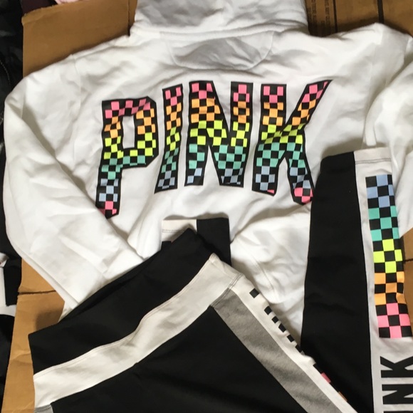 PINK Victoria's Secret Tops - PINK VICTORIASECRET RARE RAINBOW 🌈 CHECKER SHERPA